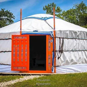 2* Camping Et Yourtes