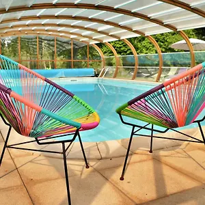  Hébergement de vacances Domaine De Lestroué